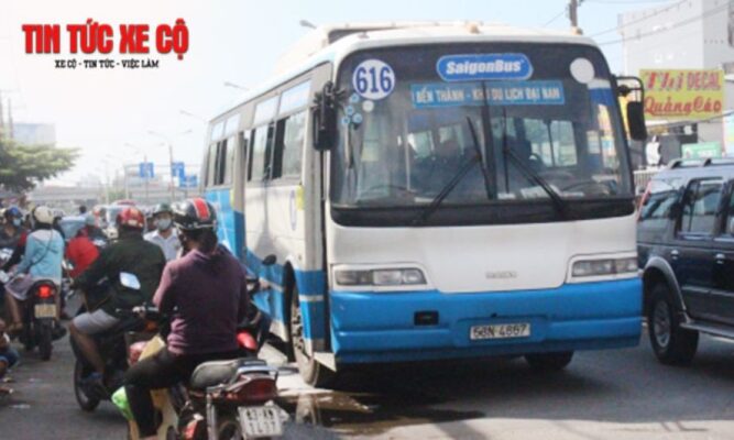 Xe bus 616 chuyên vận chuyển hành khách từ Bến Thành đến khu du lịch Đại Nam